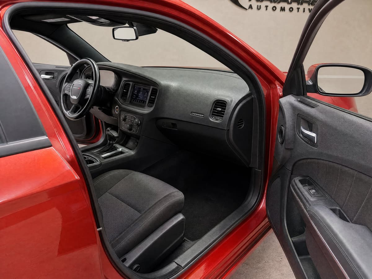 2021 Dodge Charger SXT, photo 3
