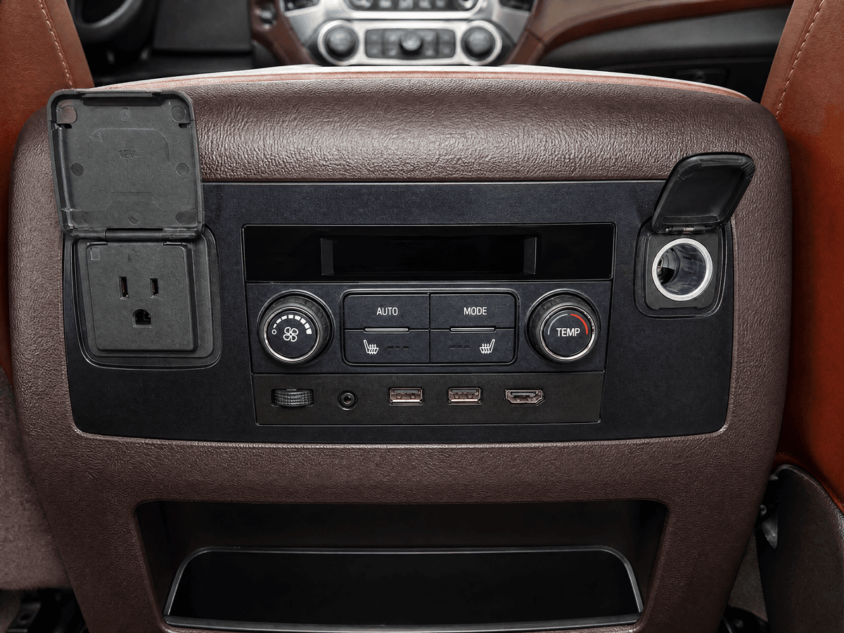 2018 Chevrolet Suburban Premier, photo 3