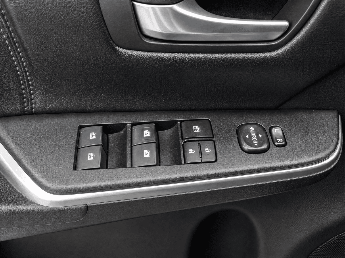 2017 Toyota Camry SE, photo 4