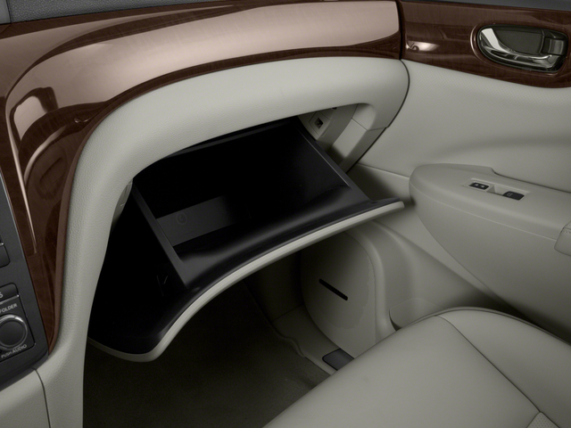2016 Nissan Quest Platinum